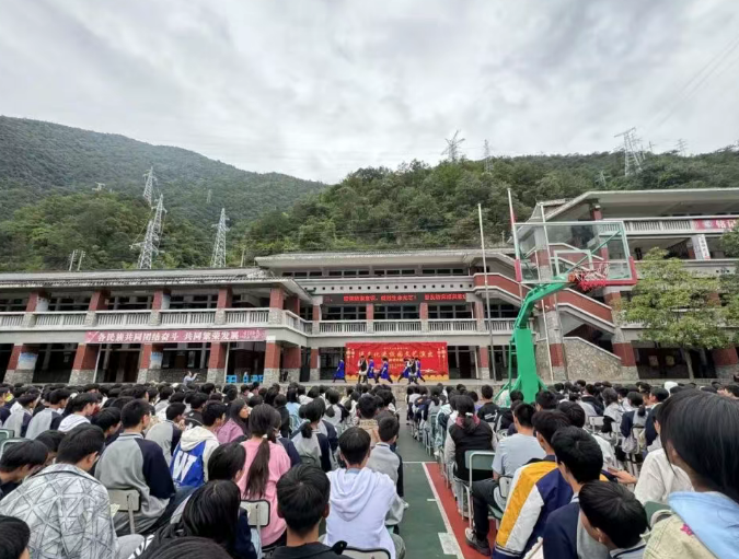 ����ǧ���Ļ����񹤳̡������Ļ���У԰�����ݳ��߷��Ž�У԰����ɹ��ٰ�